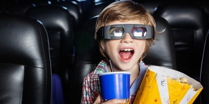 Menores de 3 años de edad en una sala de cine: ¿Por qué no es recomendable?