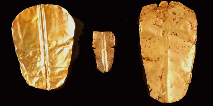 Descubren momias con lenguas de oro en Egipto.