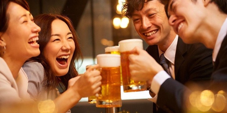 Japón promueve el consumo del alcohol entre sus jóvenes
