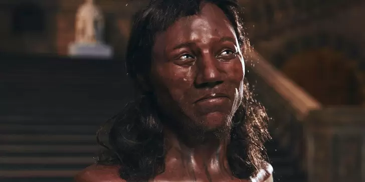 El Hombre de Cheddar, el primer británico de la historia que vivió hace 10.000 años y tenía los ojos azules.