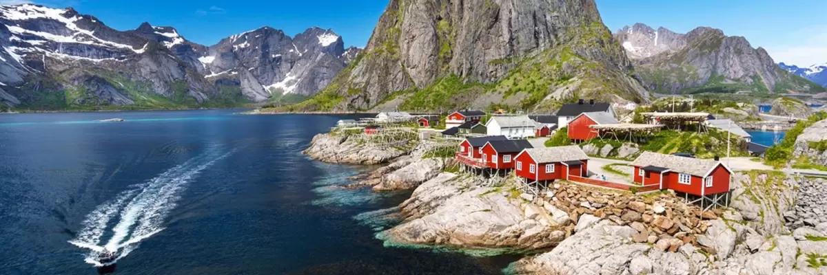 Noruega, el mágico país de las auroras boreales y los fríos glaciares.