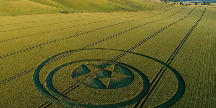 Crop Circles o Círculos en Cultivos, un misterio que sigue desconcertando a los expertos y continúa sin explicación aparente.